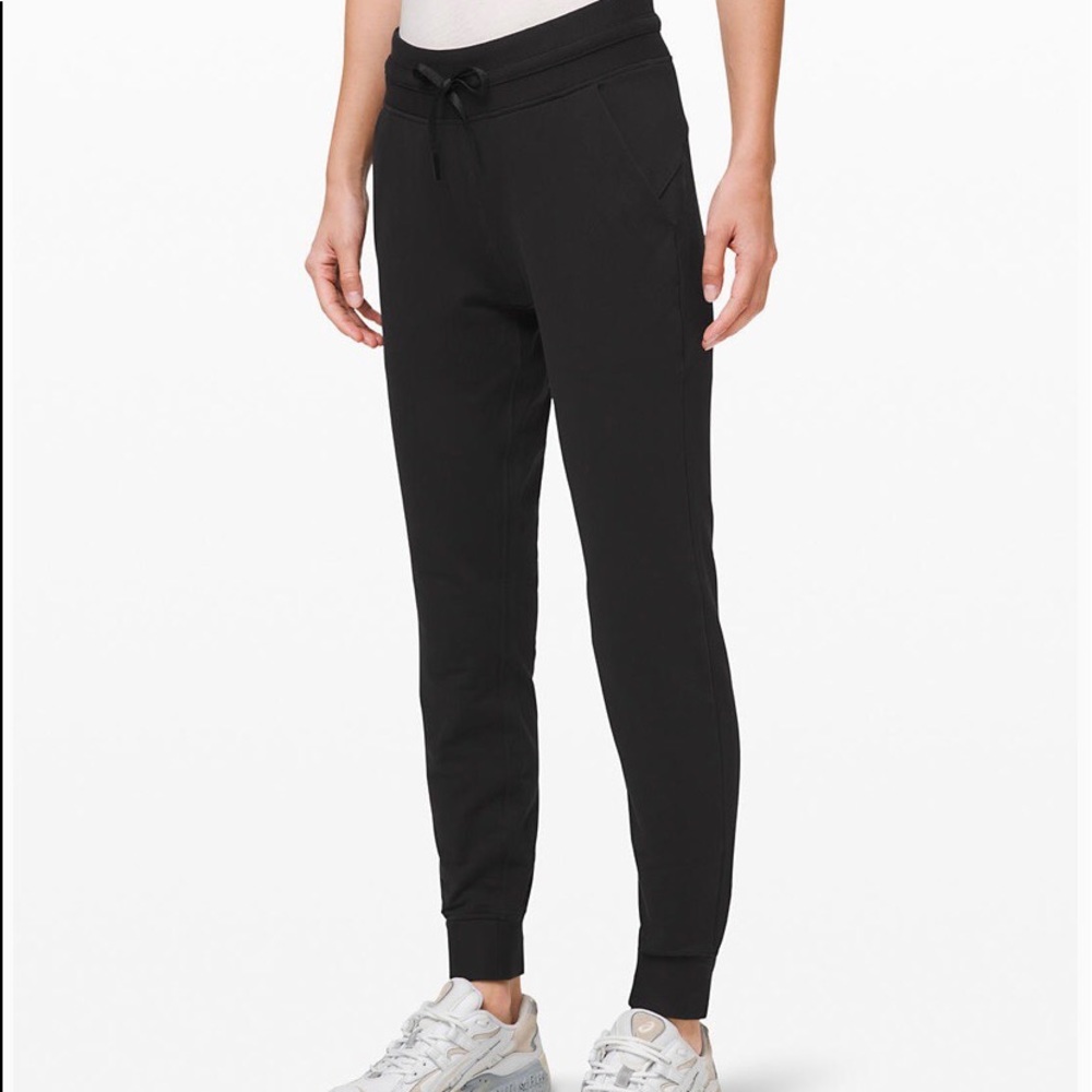 NWT Women’s lululemon joggers